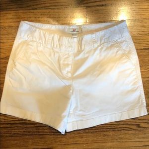 Vineyard Vines White Classic shorts